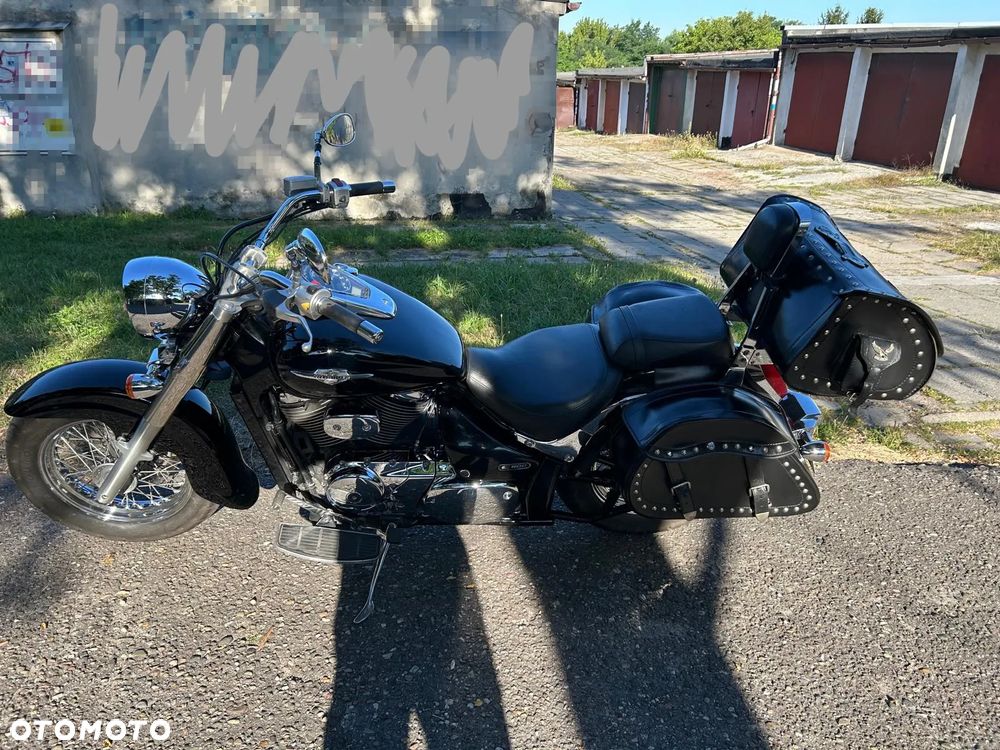 Suzuki Intruder - 11