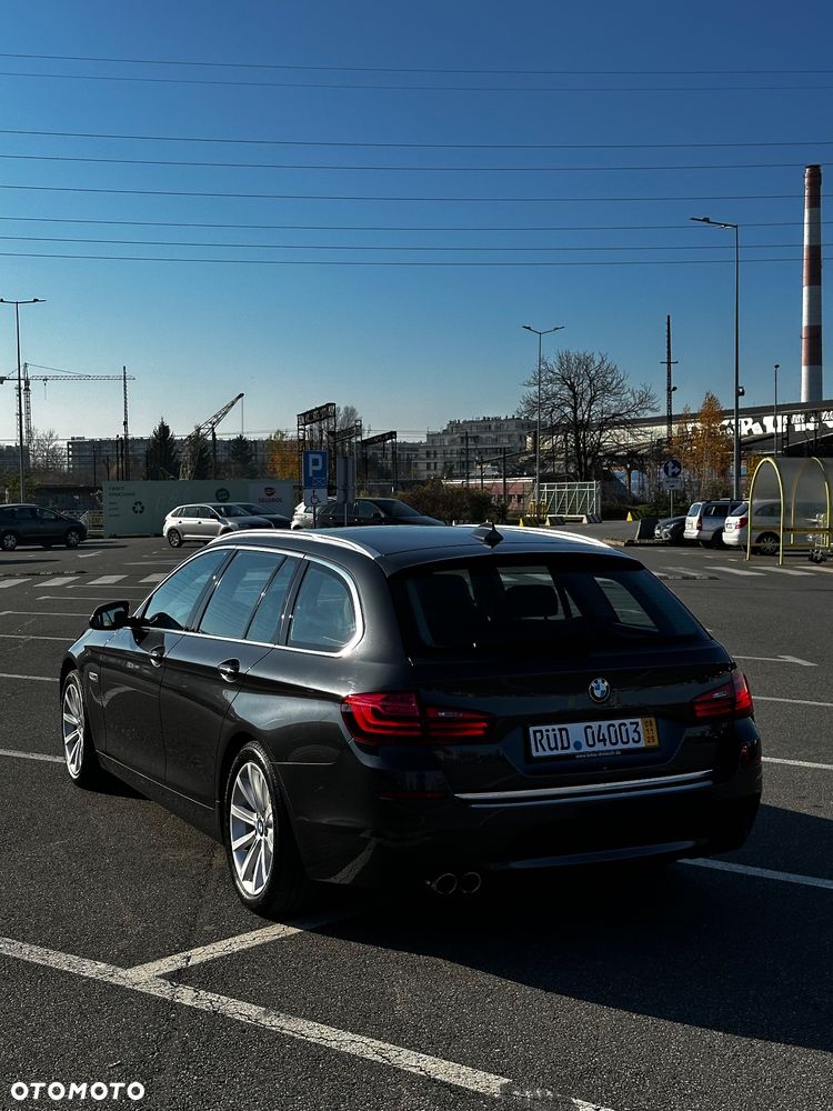 BMW Seria 5 520d Touring Luxury Line - 7