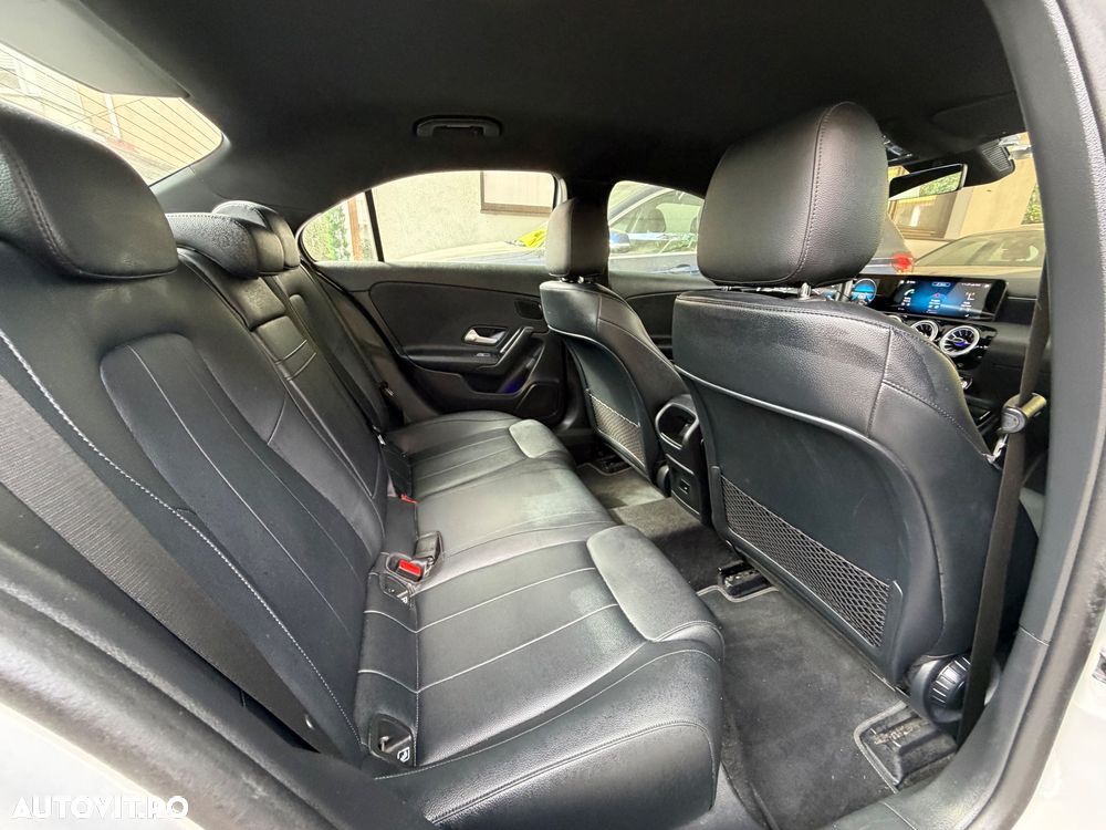 Mercedes-Benz A 180 Sedan 7G-DCT - 6