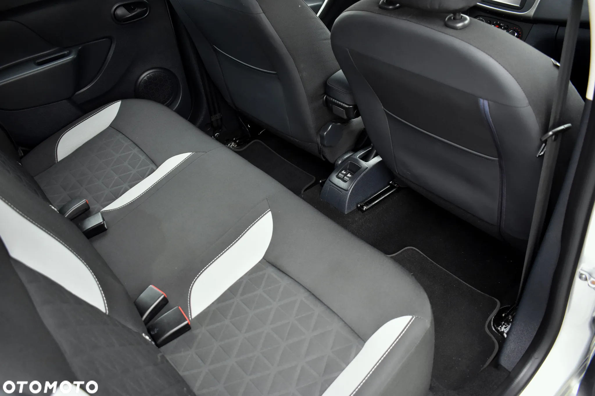 Dacia Sandero Stepway dCi 90 (S&S) Essential - 38