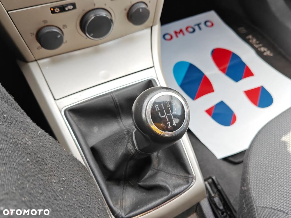 Opel Astra 1.6 Innovation - 24