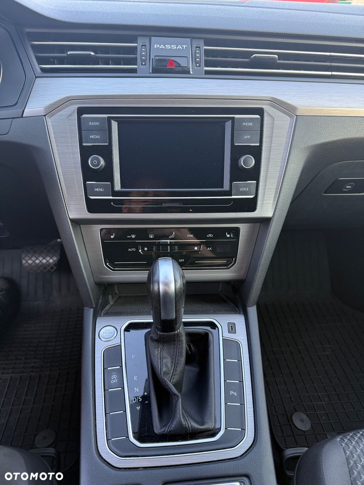 Volkswagen Passat 1.5 TSI EVO Essence DSG - 12