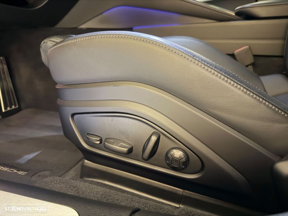Porsche Panamera 4 E-Hybrid Executive - 44