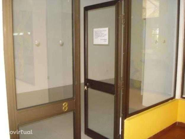 Loja 8 Centro Comercial São Pedro Peniche - Grande imagem: 2/5