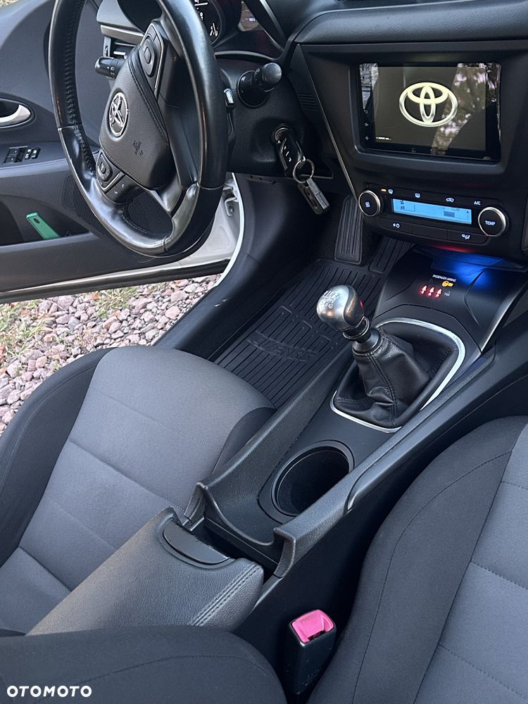 Toyota Avensis - 7