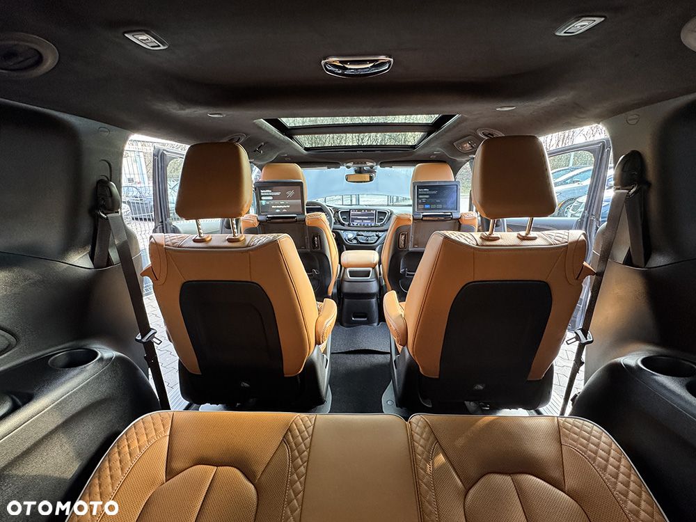 Chrysler Pacifica - 18