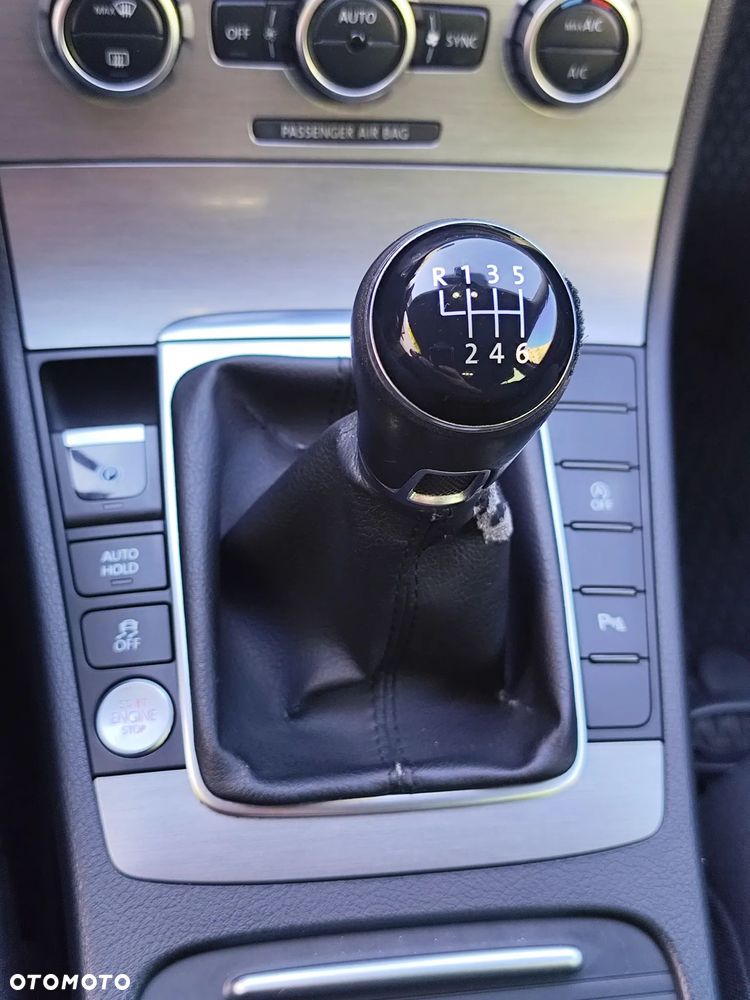 Volkswagen Passat - 31