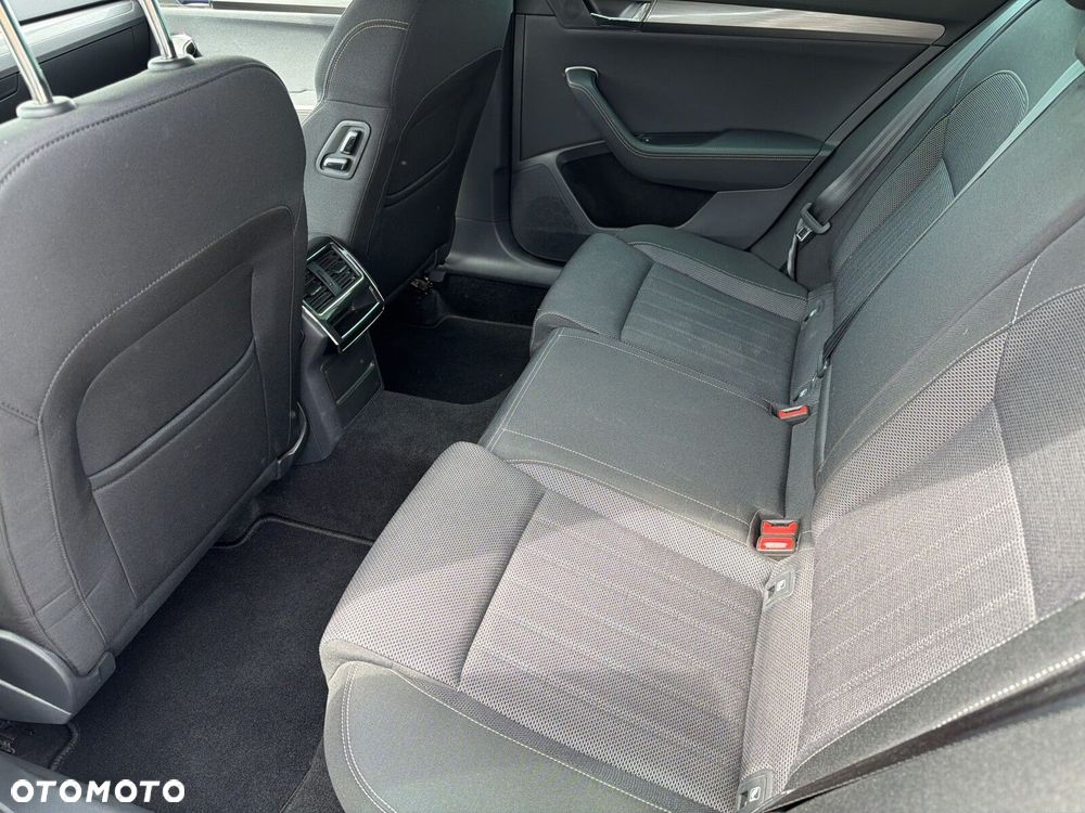 Skoda Superb 2.0 TDI SCR Style DSG - 33