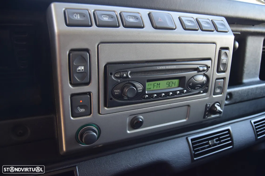 Land Rover Defender 110 SW 2.5 Td5 SE - 31