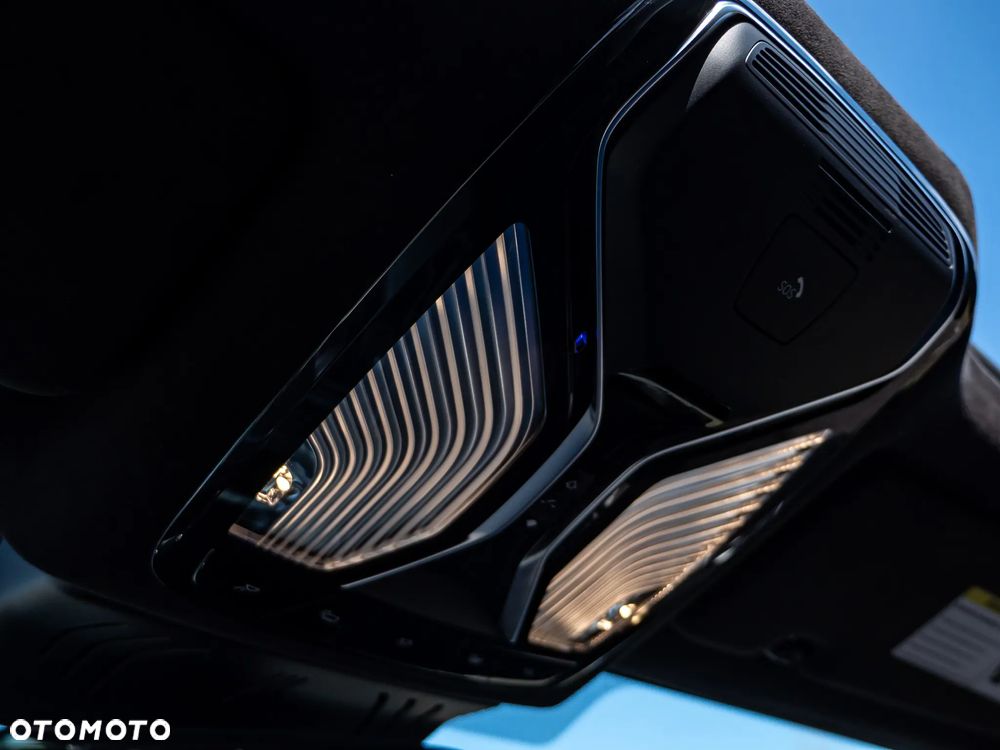 BMW Seria 8 - 36