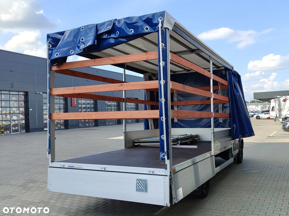 Mercedes-Benz Sprinter - 18