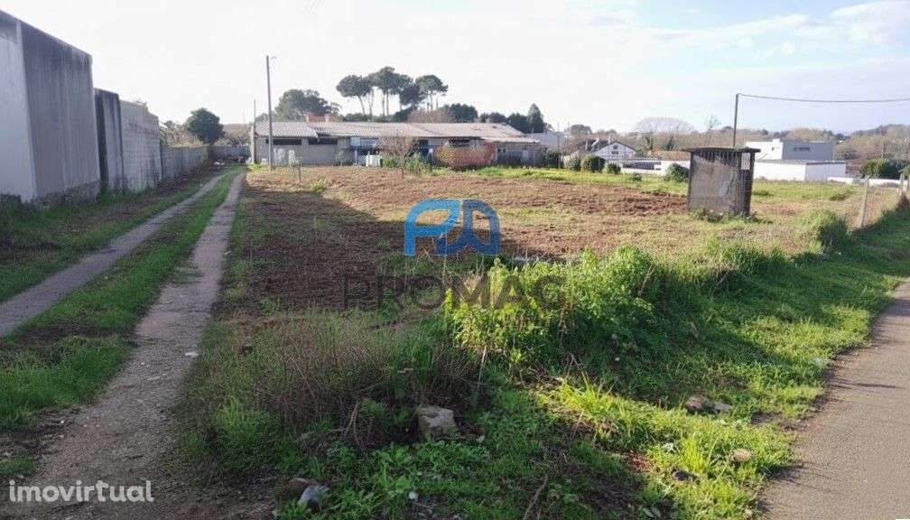 Terreno de 3850 m2 + Armazém | Potencial para Moradias - Grande imagem: 2/21