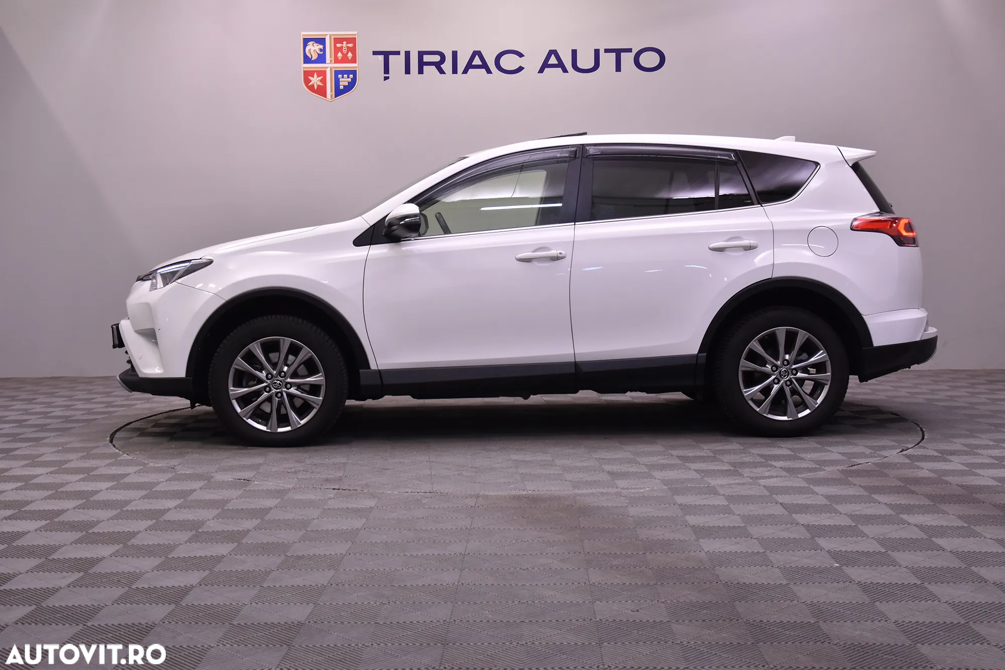 Toyota RAV4 - 2