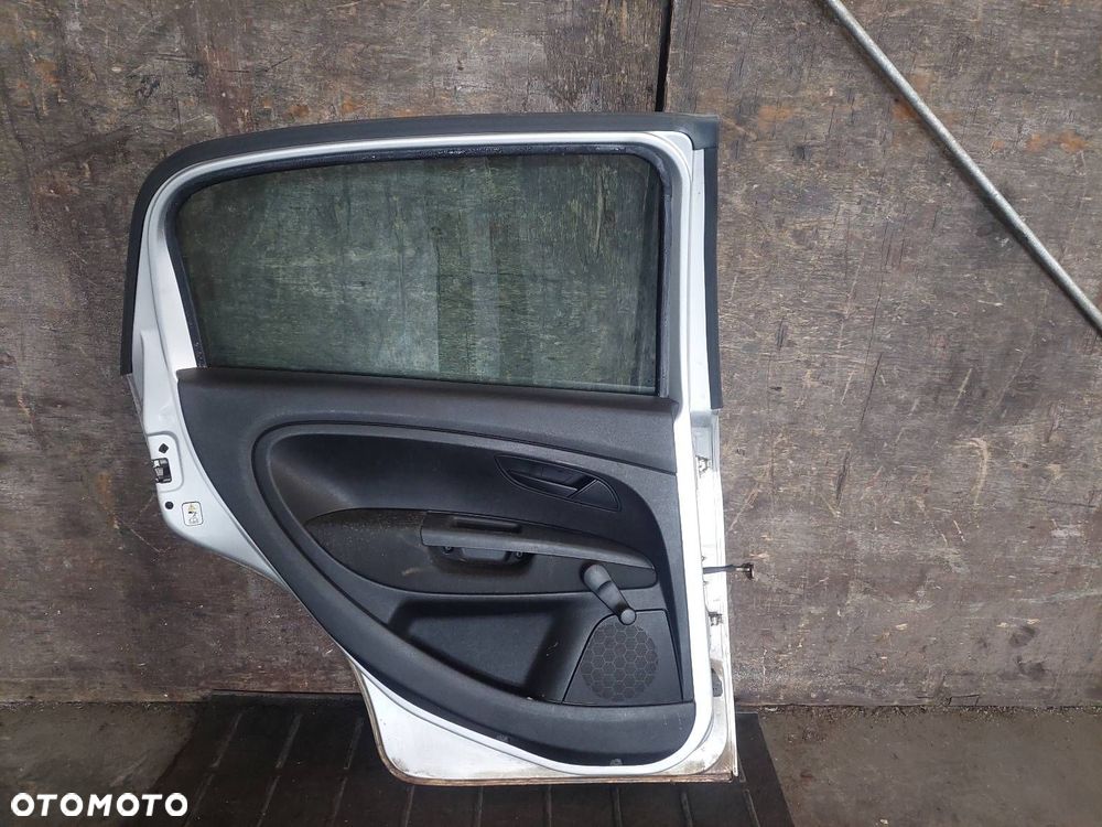 DRZWI KOMPLETNE LEWY TYŁ FIAT GRANDE PUNTO I - 5