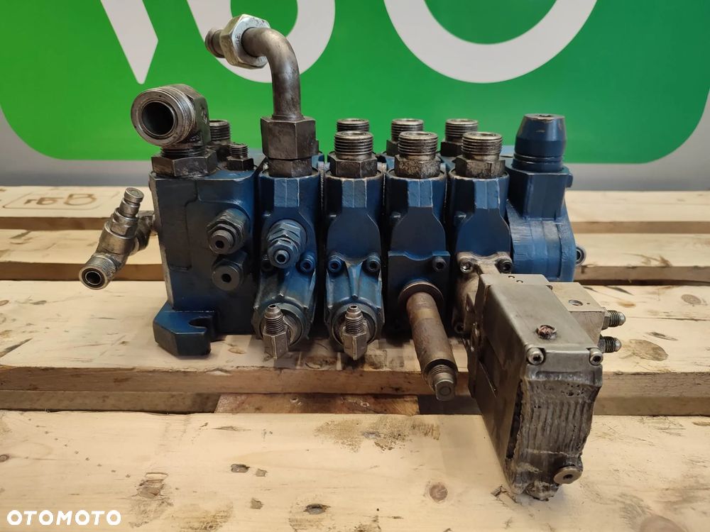 Rozdzielacz hydrauliczny New Holland LM 5090 (ASX01) - 2