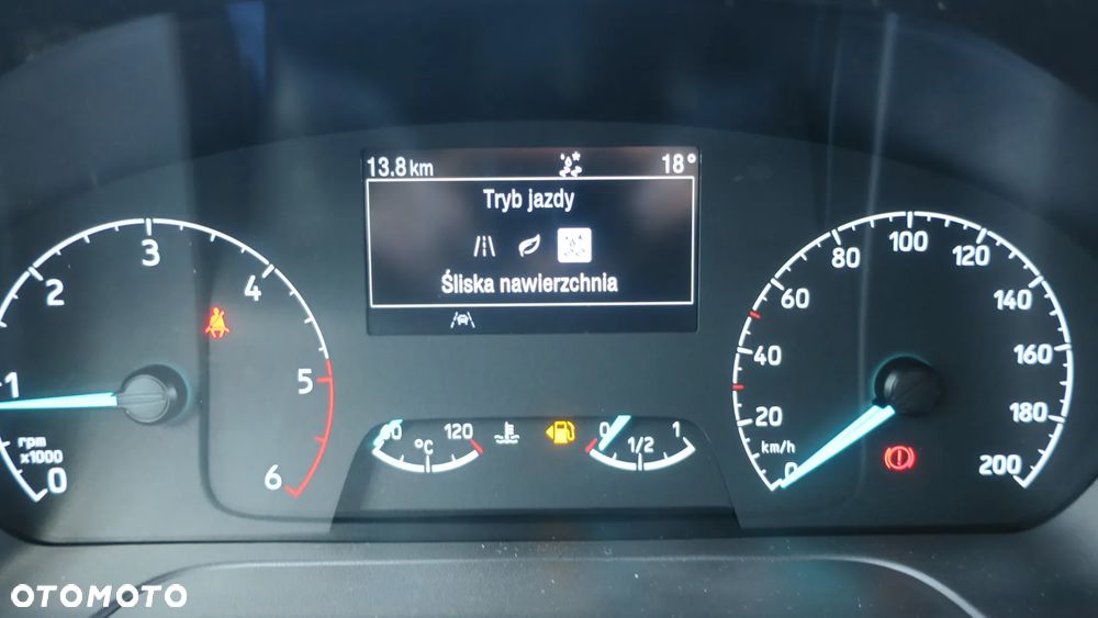 Ford Transit L4 RWD Trend - 19