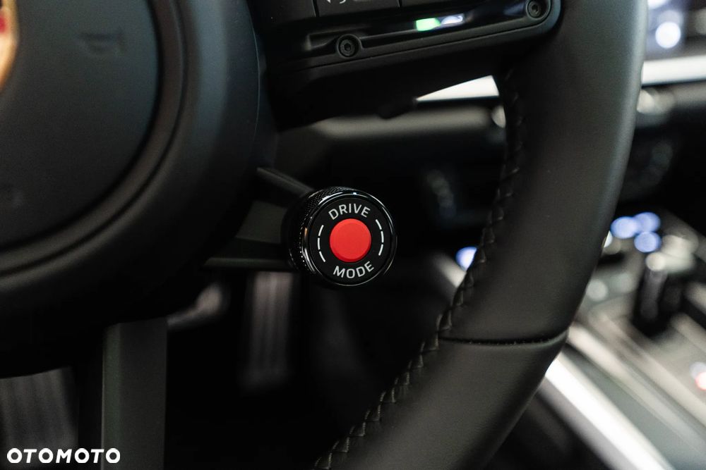 Porsche 911 Carrera 4S - 20