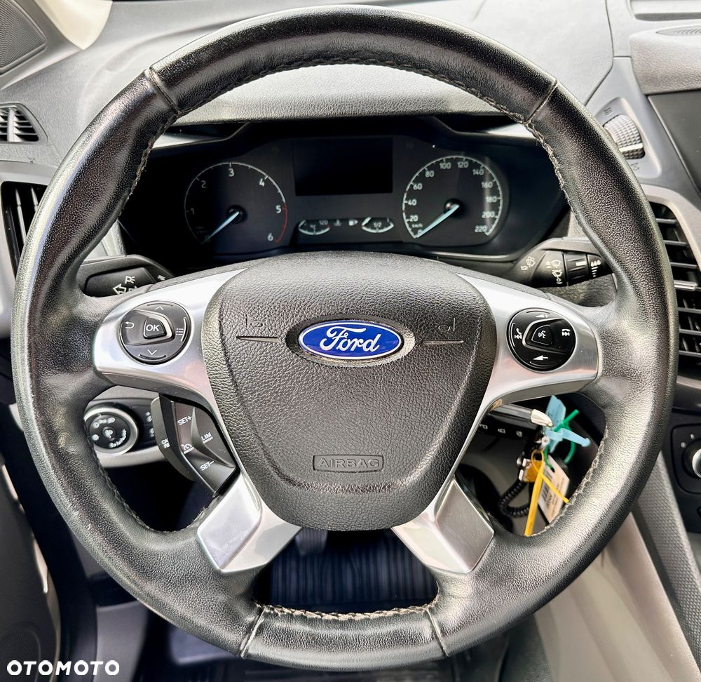 Ford Transit Connect - 17