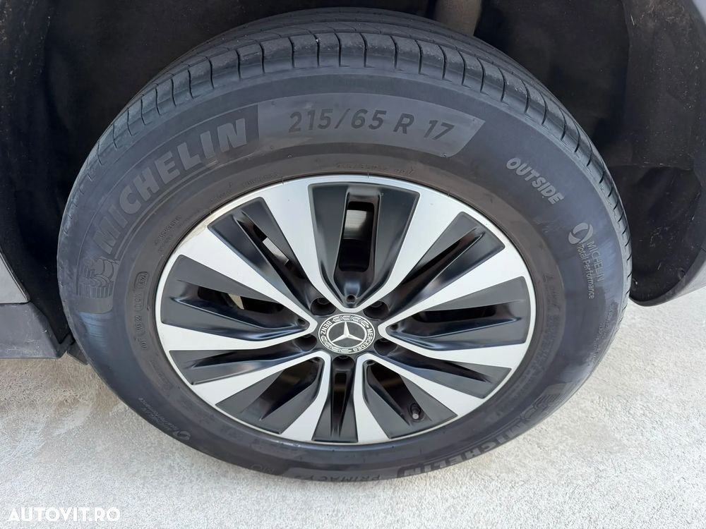 Mercedes-Benz GLA - 12