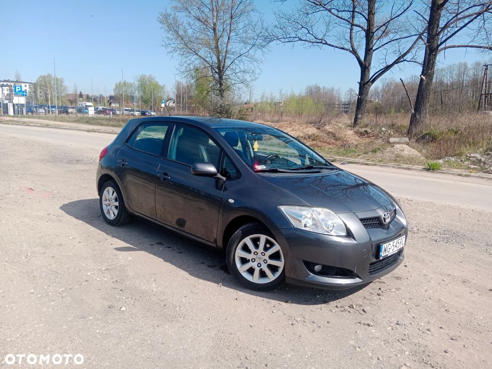 Toyota Auris 1.4 D-4D - 1