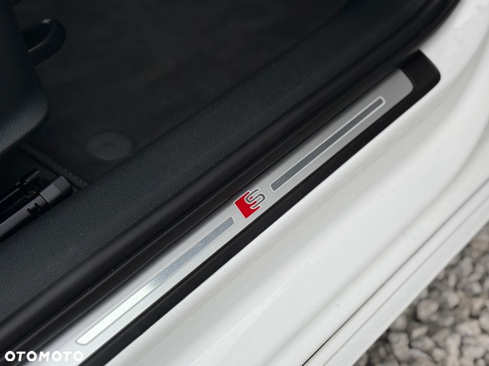 Audi A4 Avant 35 TDI S tronic - 15