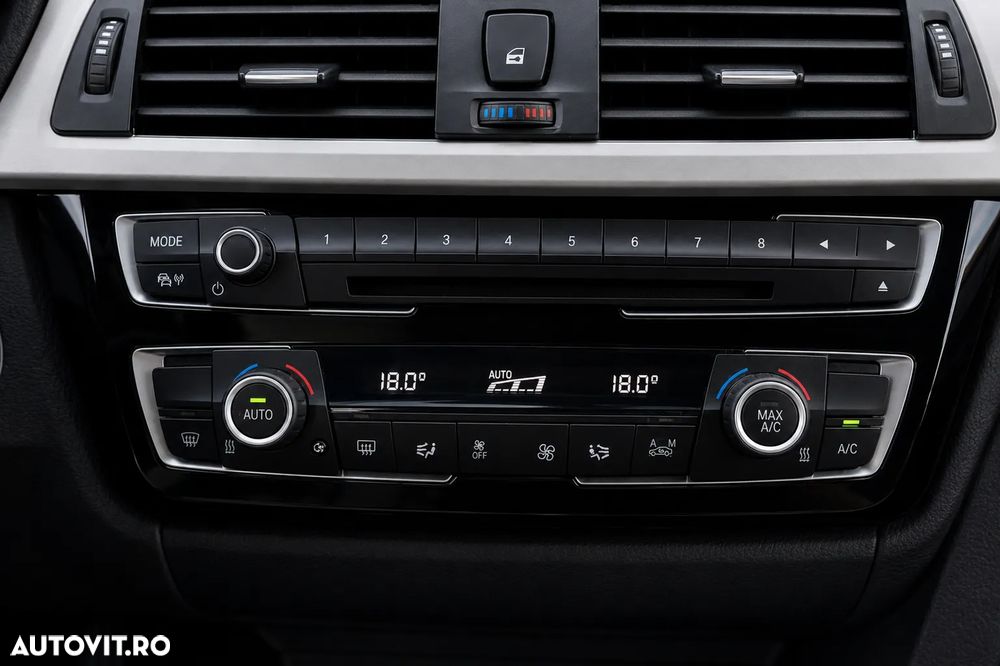 BMW Seria 3 318d Aut. - 23