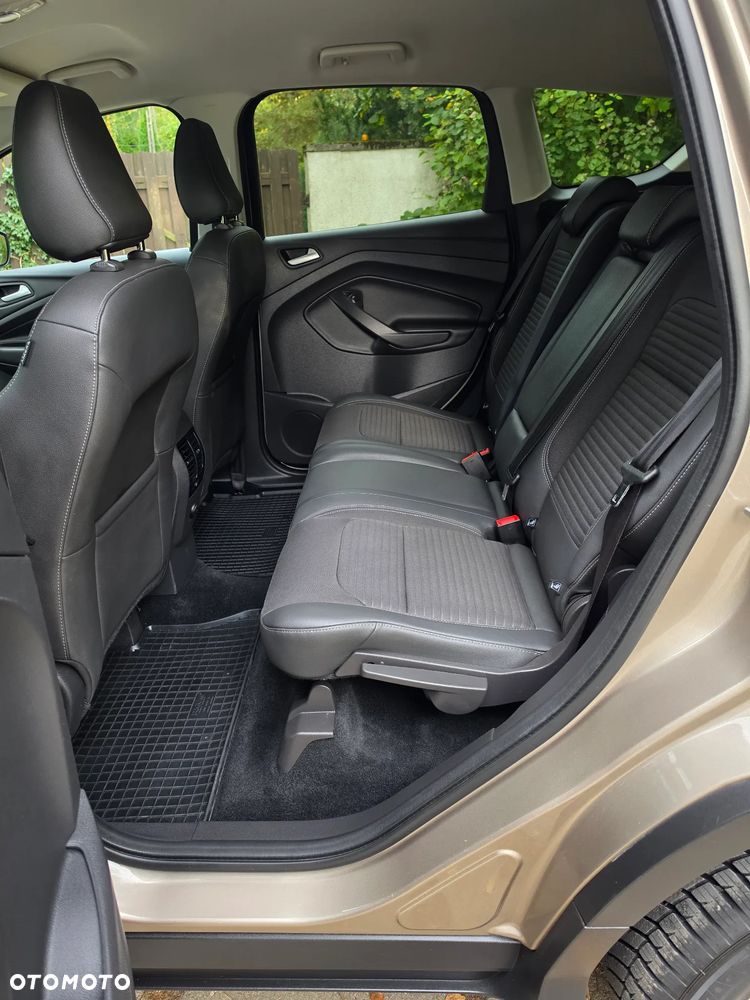Ford Kuga 1.5 EcoBoost 2x4 Titanium - 20