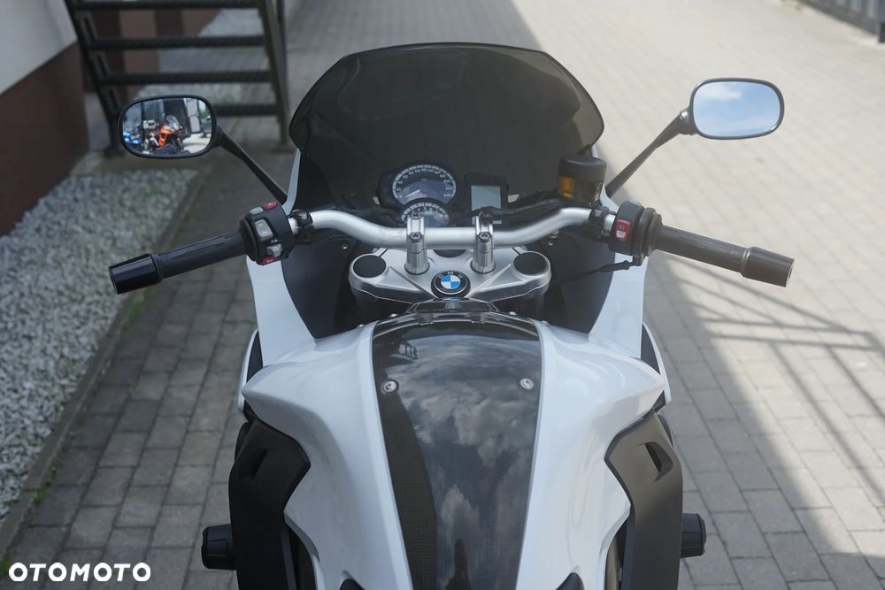 BMW F - 15