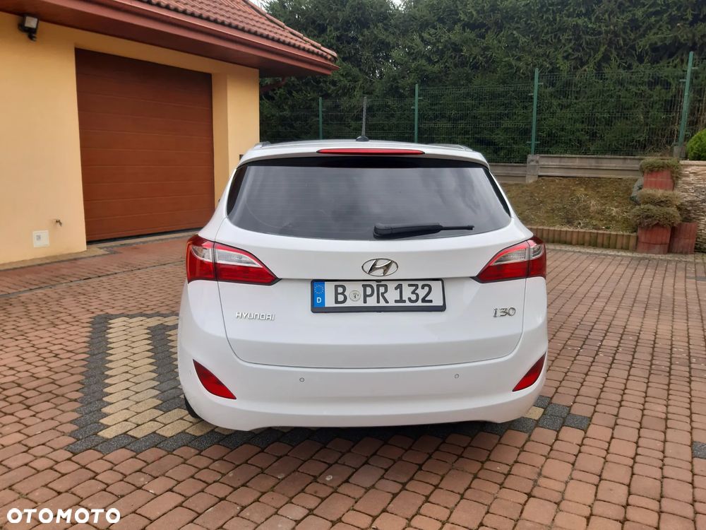 Hyundai i30 blue Kombi 1.4 YES Gold - 6
