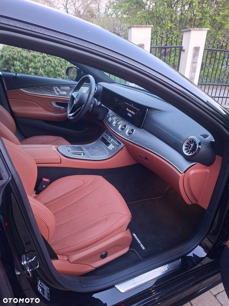 Mercedes-Benz CLS 300 d 4-Matic AMG - 19