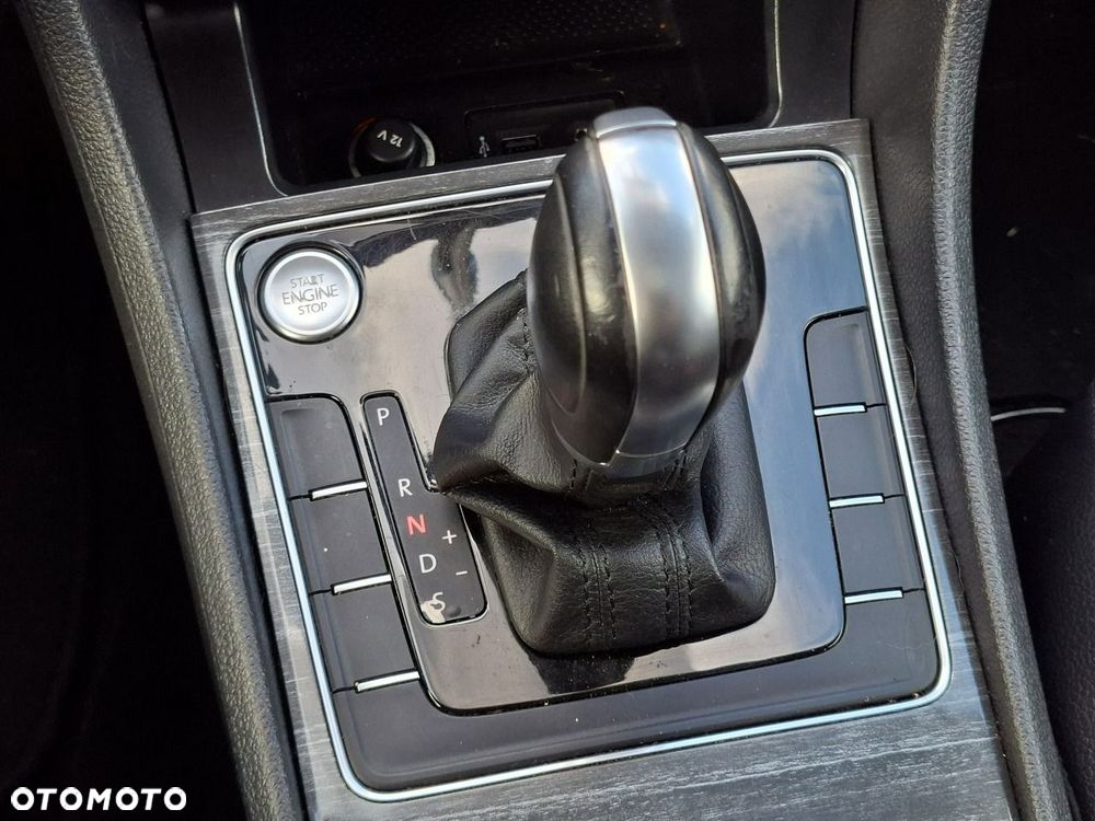 Volkswagen Passat - 22