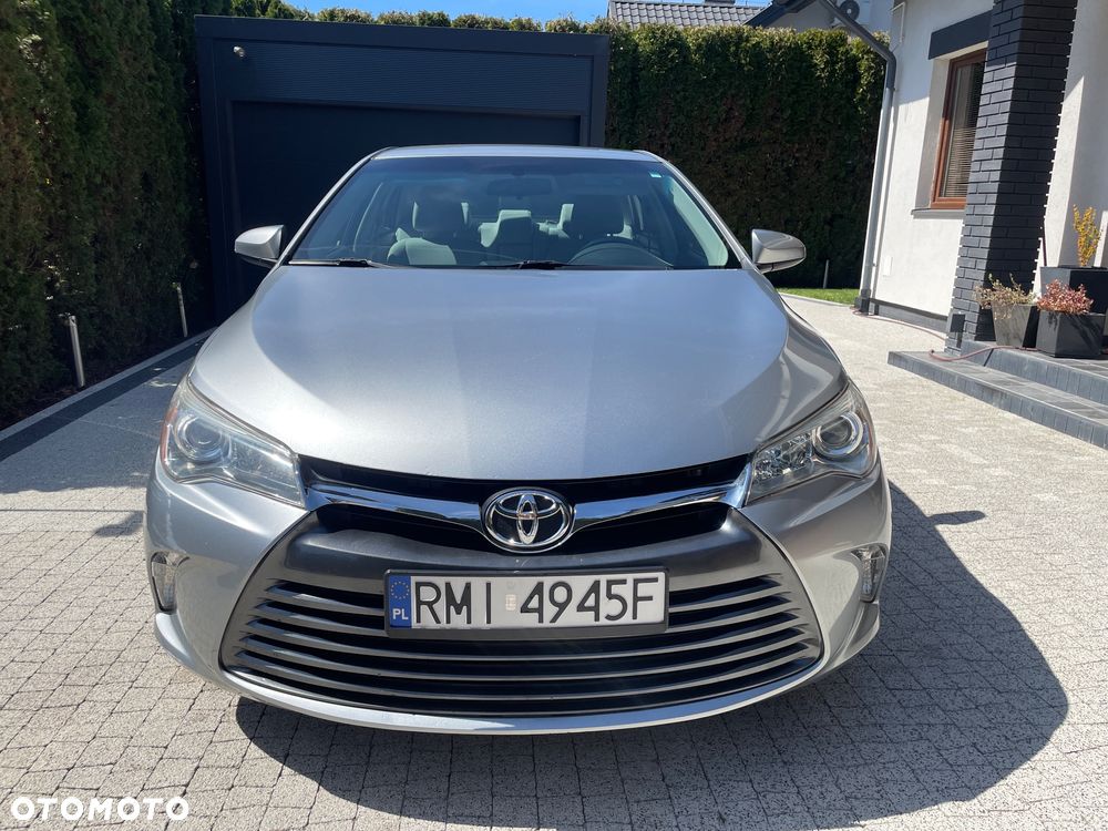 Toyota Camry - 3
