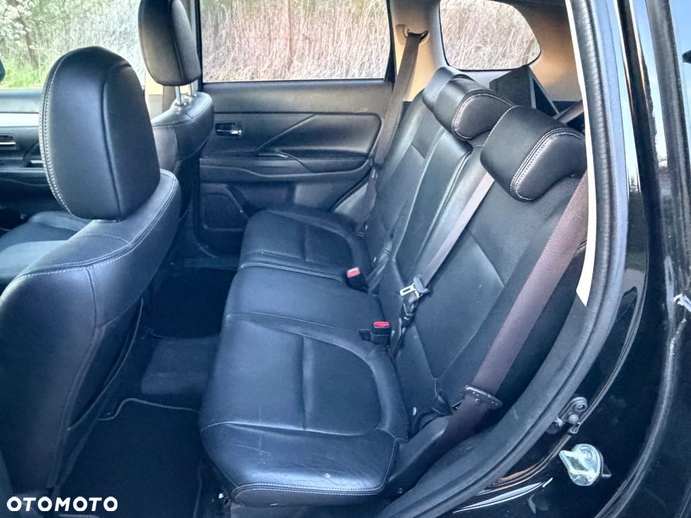 Mitsubishi Outlander Intense + - 29