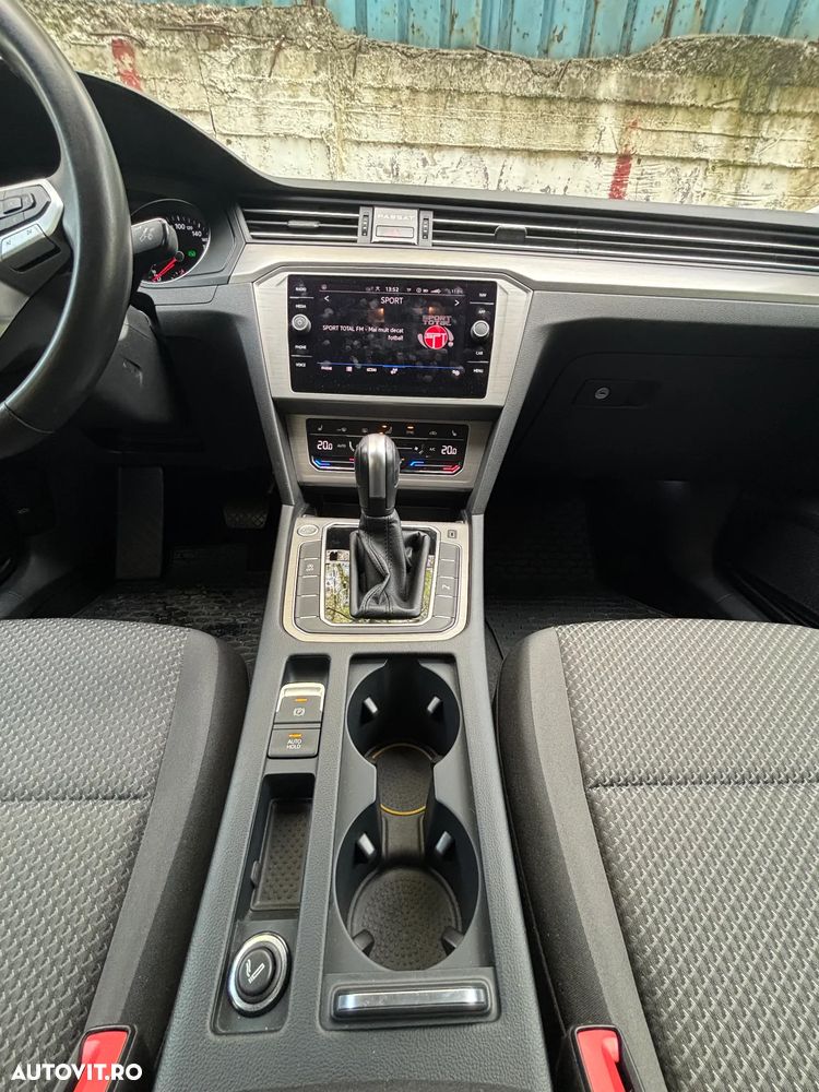 Volkswagen Passat 2.0 TDI DSG Comfortline - 9