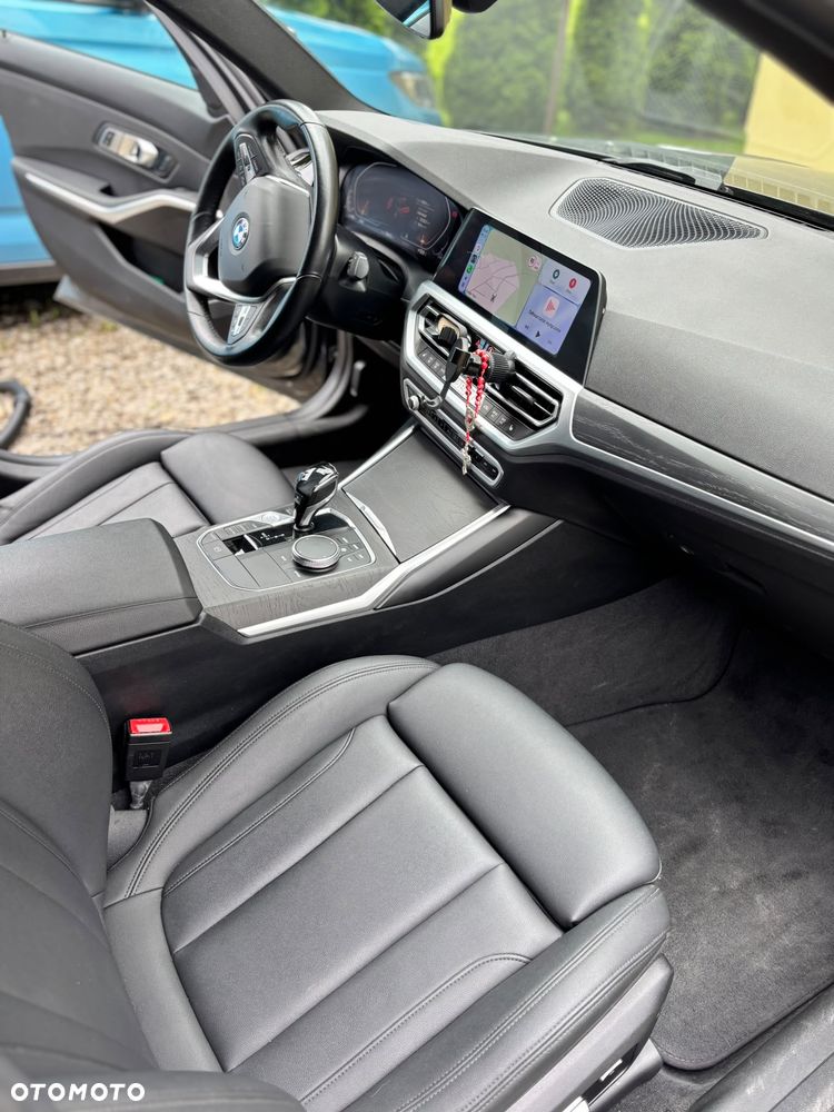 BMW Seria 3 330i Sport Line - 8