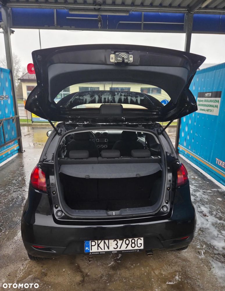 Mitsubishi Colt - 11