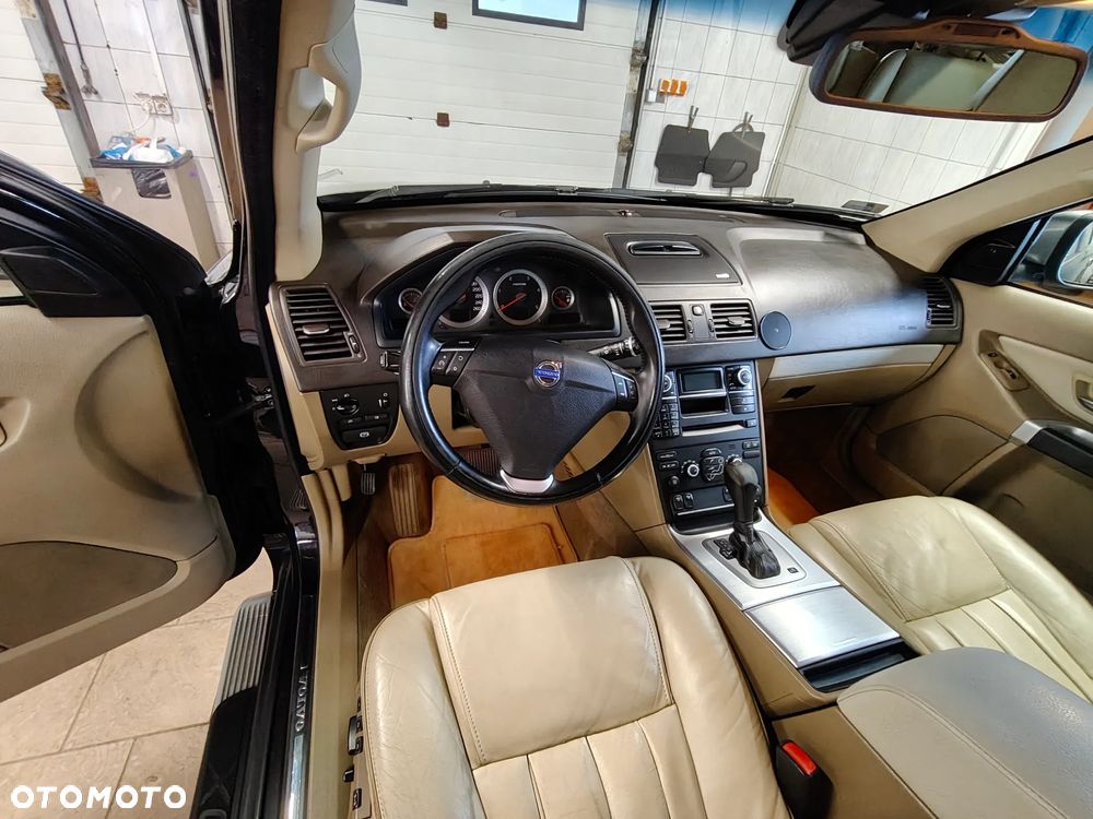 Volvo XC 90 D5 AWD Momentum - 8