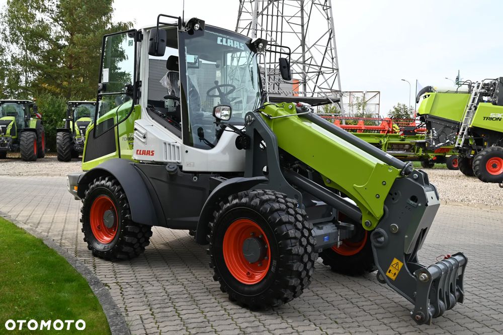 Claas TORION 738 T SINUS Stage V - 4