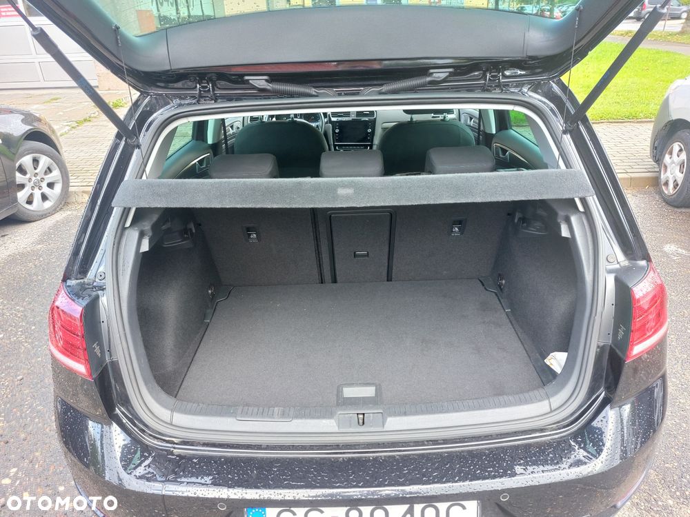 Volkswagen Golf - 8