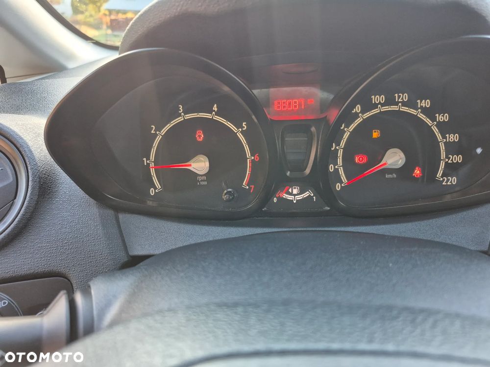 Ford Fiesta - 10