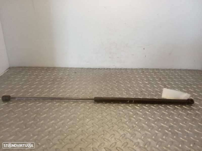 AMORTECEDORESDO CAPÔ AUDI A4 1.9 TDI 130CV 1896CC - 1