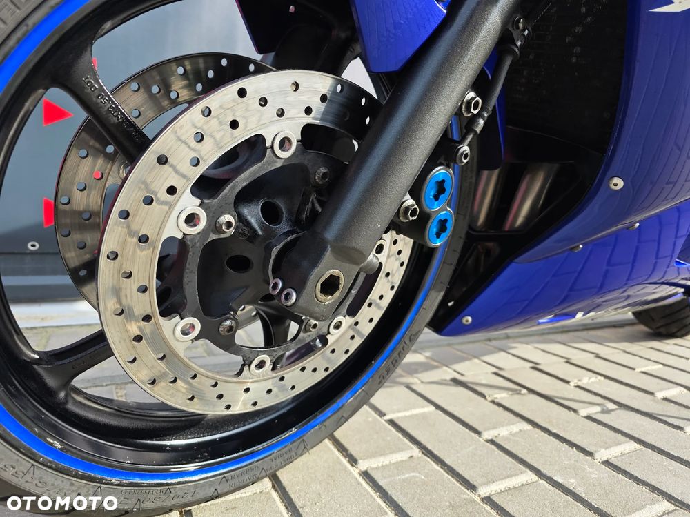 Yamaha R6 - 25