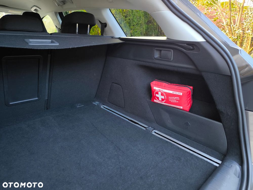 Peugeot 308 SW e-HDi 115 Stop & Start Allure - 11