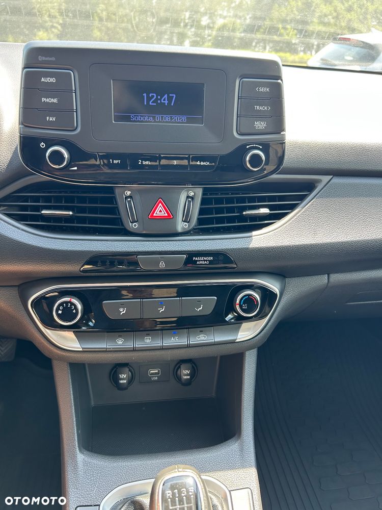 Hyundai i30 1.5 DPI Classic + - 8