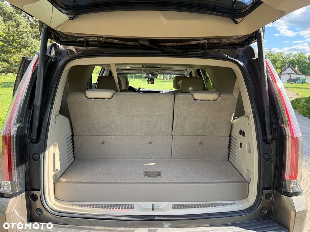 Cadillac Escalade - 13