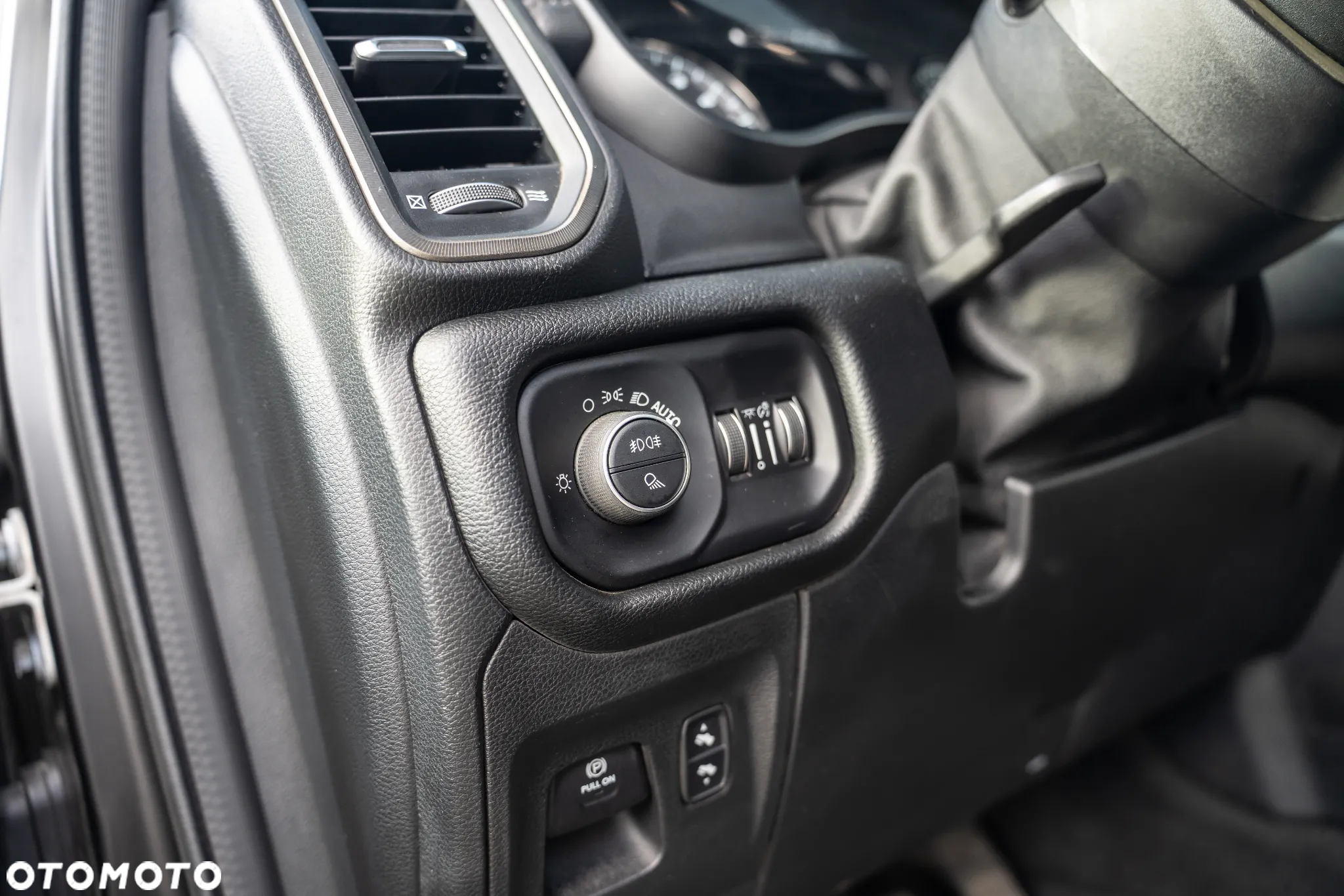 Dodge RAM 1500 5.7 4x4 - 11
