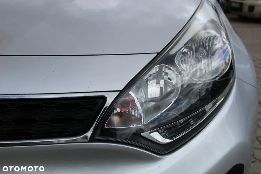 Kia Rio - 6