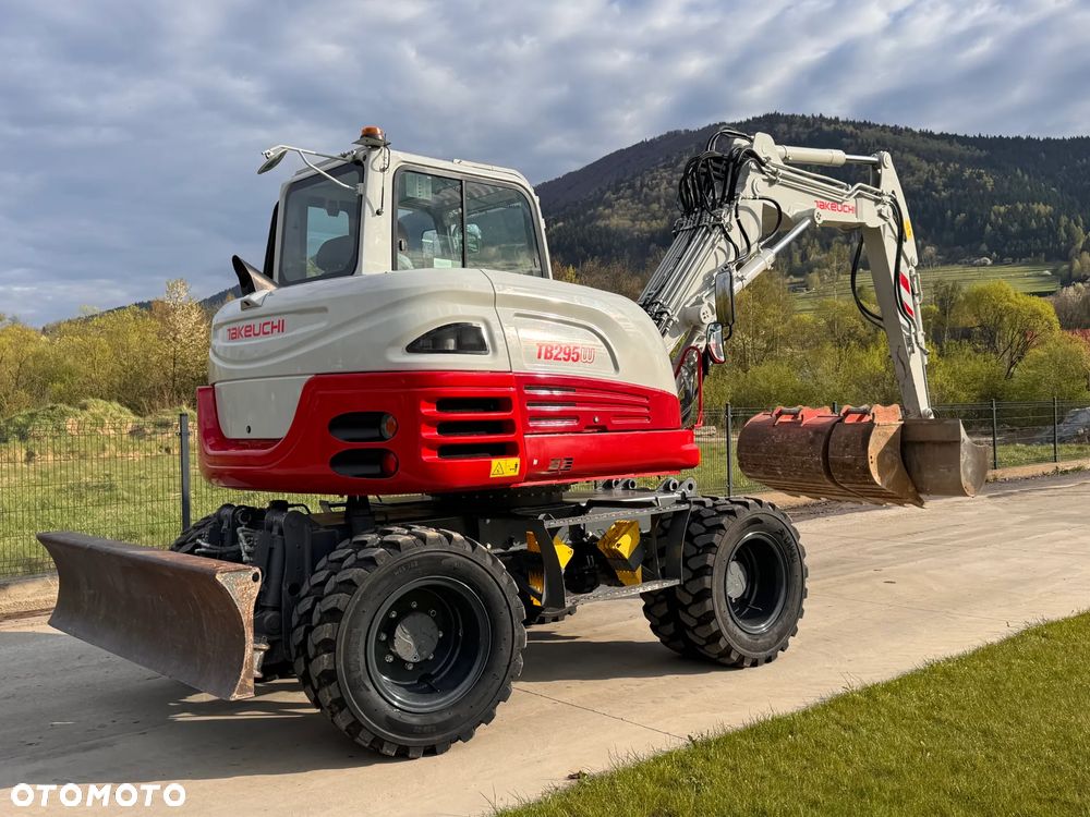 Takeuchi TB 295w - 1