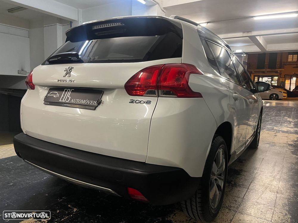 Peugeot 2008 1.2 VTi Allure - 4