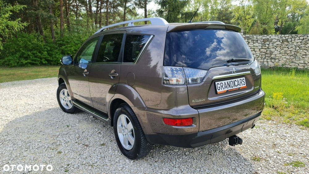 Mitsubishi Outlander - 4